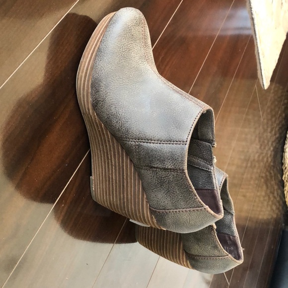 Dr. Scholl's Shoes - Dr. Scholls distressed brown wedge booties